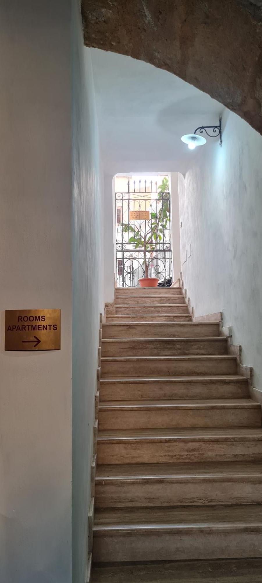 Il Museo Di Teresa Piazza Del Teatro Centrale อากริเจนโต ภายนอก รูปภาพ